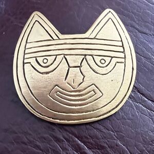 Vtg Pre-Columbian Cat Face Peru Pin Brooch Gato Alva Studios LAM Lowe Art Museum